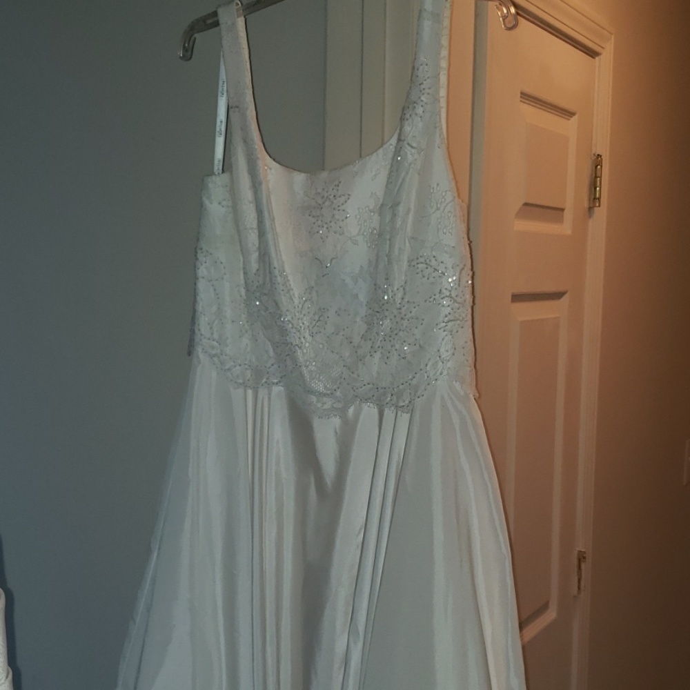 Dress - Picture 3 of 4